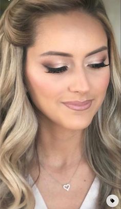 Soft Makeup Bridal Look, Wedding Makeup For Hazel Hooded Eyes, Glory Bridesmaid Makeup, Wedding Day Makeup For Blondes, Natural Neutral Wedding Makeup, Brides Made Makeup, Neutral Makeup Looks Bridesmaid, Wedding Make Uo Brown Eyes, Bridesmaid Makeup For Hazel Eyes Wedding