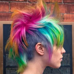 Pravana Hair Color, Punky Hair, Multi Colored Hair, Linda Hallberg, Neon Hair, Hair Color Crazy, Hair Chalk, Mohawk Hairstyles