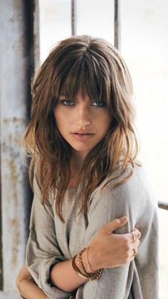 yes please let me look like this Bangs With Medium Hair, Layered Hair, Wavy Hair, Medium Length Hair Styles, Hair Trends