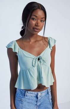 Cute Flowy Summer Tops, Cute Babydoll Tops, Tsitp Fits, Babydoll Top Outfit, Beachy Fits, Woven Top, Spring Tops, Babydoll Top, Flowy Tops