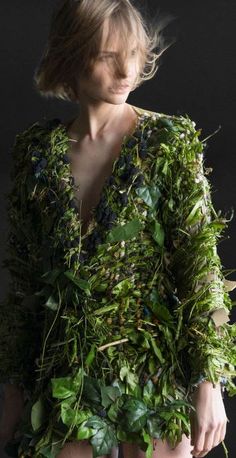 Couture Photoshoot, Capitol Couture, Hair Photoshoot, Moss Fashion, Lady Art, Organic Fashion, Fashion Themes, Vintage Couture, Floral Fashion