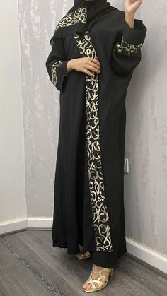 Arabian Women, Mode Turban, Mode Abaya, Arabic Calligraphy Art, Arab Fashion