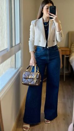 Formal Jeans Outfit, Outfit Formal Mujer Juvenil, Academia Fall Outfits, Light Academia Fall, Outfit Formal Mujer, Jeans Formal, Wide Leg Outfit, Classic Work Outfits, Office Casual Outfit