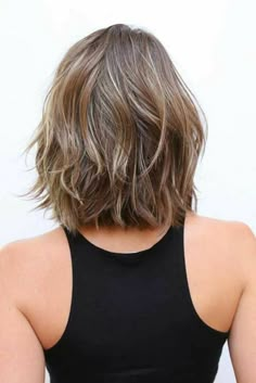 Back Of Bob Haircut, Bob Haircut Back View, Inverted Bob Hairstyles, Short Hair Lengths, Long Bob Haircuts, Inverted Bob, Shoulder Length Hair Cuts, Hairstyle Gallery, Penteado Cabelo Curto