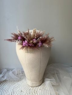 🤍Purple bridal Hair comb 🤍 Limonium|Pampas grass DELIVERY:  Canada: 4-6 weeks Latvia: 1-5 business days United States: 7-12 days USPS service. Europe: 1-3 weeks Australia, New Zealand and Oceania: 1-6 weeks Our bouquets for the bride with gypsophila in boho style: https://www.etsy.com/listing/859901470/dried-flower-bouquet-gypsophila-bouquet?ref=shop_home_active_32 https://www.etsy.com/listing/870583021/boho-bridal-bouquet-boho-wedding-bouquet?ref=shop_home_feat_4 Nature in me (Vita and Nadia) Purple Pampas, Purple Pampas Grass, Dried Flower Hair Comb, Gypsophila Bouquet, Boho Wedding Bouquet, Flower Hair Comb, Floral Headpiece, Dried Floral, Dried Flower Bouquet