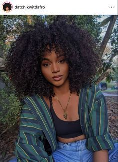 Round Natural Hair Shape, 4b Hair Bangs, 4b Hair With Bangs, Curlycut Hair, Big Curly Hair With Bangs, Hairstyles Curled Hair, Modern Curly Hairstyles, Curling Hairstyles, Curly Afro Hairstyles