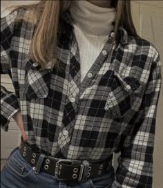 Flannel Shirt Women Outfits, Flannel Blouse Outfit, Turtleneck With Trousers, Crew Neck And Flannel Outfit, Flannel Outfits Tucked In, Outfits With Sleeveless Turtleneck, Turtleneck Under Flannel, Layered White Turtleneck Outfit, White Top Layered Outfit