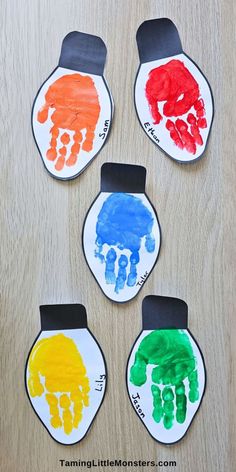 Handprint Christmas Lights craft for kids. Christmas Lights Crafts For Toddlers, Easy Christmas Crafts For 1st Grade, Christmas Light Handprint, Christmas Light Handprint Craft, Christmas Art And Craft For Babies, Kids Craft For Christmas Gifts, Christmas Lights Preschool Craft, Christmas Theme Preschool Crafts, Christmas Art Ideas For Babies