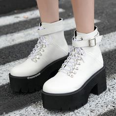 Fabric Material: Pu LeatherColor: Black. WhitePlatform: 6cm/2.36"Heel Height: 8.5cm/3.35" Kawaii Harajuku Fashion, White Combat Boots, Halter Dress Short, Kawaii Harajuku, White Platform, Korea Fashion, Japan Fashion, Timberland Boots, Online Accessories