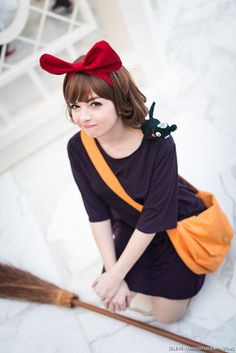 The Best Cosplay From Katsucon 2015 Kiki Cosplay Simple Anime Cosplay Ideas, Simple Cosplay Ideas, Kiki Cosplay, Anime Cosplay Ideas, Easy Cosplay, Chica Cool, Cosplay Tips, Fantasias Halloween