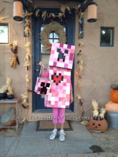 Crafty Allie: MineCraft Creeper Costume Nyan Cat Costume, Diy Halloween Costumes For Girls, Creeper Costume, Cats Costume, Cat Costume Kids, Hellboy Tattoo, Minecraft Costumes, Minecraft Decoration, Diy Costumes Kids