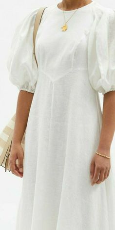 Fashión  White Couture Mode, Linen Midi Dress, Beach Wear Dresses, Fashion Sewing, Look Fashion, Modest Fashion, Cotton Dresses, Elegant Dresses, Day Dresses