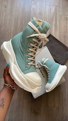 Van Shoes, Black Ponytail, Boot Heels, Trendy Shoes Sneakers, Pretty Shoes Sneakers, Expensive Shoes, Shoe Ideas, Shoes Outfit Fashion, Talk Quotes