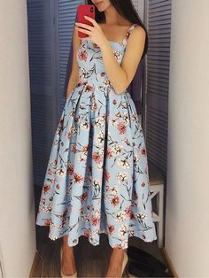 Vestido plisado con estampado floral y correa de espagueti Online. Discover hottest trend fashion at chicme.com Sunmer Dresses, Freshman Homecoming, Casual Frocks, Long Frocks, Dresses To Wear, Dressy Dresses, Hottest Fashion Trends, Trend Fashion, Dresses To Wear To A Wedding