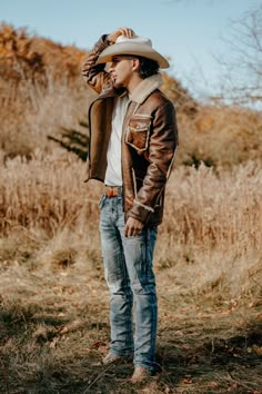 Mens Cowboy Outfit Western Wear, Fancy Winter Outfits Men, Texas Man Outfit, Classic Cowboy Outfit, Men’s Western Fashion, Mens Cowboy Fashion, Cowboy Outfit Ideas, Casual Cowboy Outfit Men, Men Western Outfits