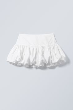 White Bubble Skirt, White Short Skirt Outfit, White Puffy Skirt, White Skirt Short, Skirt White Background, White Summer Skirt, Aesthetic Skirts, Short White Skirt, Mini Skirts Outfits Summer