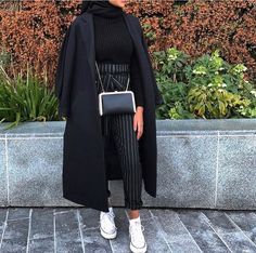 Hijabista Fashion Outfits, Lawyer Graduation, Form Outfits, Winter Hijab, Outfits Muslim, Sixth Form Outfits, Hijabista Fashion