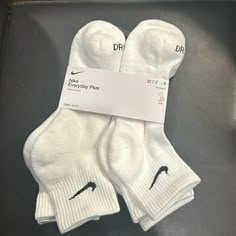 Brand New With Tags On. 6 Pair. Size Women 10-13/Men 8-12. Ankle Length. White Nike Socks, Nike Crew Socks, Pretty Socks, Nike Socks, Birthday Wishlist, Cute Comfy Outfits, White Nike, Athletic Socks, Cute Everyday Outfits