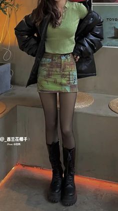 Style Vintage Leather Jacket, Skirt And Too Outfit, Old Band Tshirts Outfits, Alt Dressy Outfits, Elevated Fashion Looks, Princess Polly Aesthetic, Very Feminine Outfits, Concert Fits Winter, Concert Outfit Green