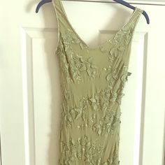 Gorgeous Sage Green Evening Gown W Beaded Appliqu Flowers. Quality Vintage Lillie Rubin. Secret Garden Theme Prom Dress, Beaded Prom Dress Vintage, Ethereal Bridesmaid Dress, Olive Green Wedding Dress, 70s Gown, Light Green Gown, Sage Gown, Themed Prom Dresses, Sage Green Maxi Dress