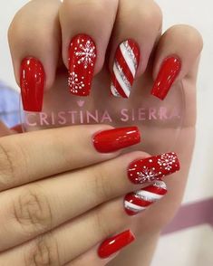 White Christmas Nails, Nails Tay, Nail Art Noel, Holiday Nail Designs, Christmas Nails Easy, Christmas Gel Nails