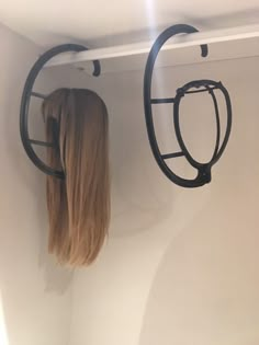 Wig hanger, wig dryer, wig holder, wig stand, hat storage, display hat rack, Dress up, drag queen, lace wig, natural, cosplay, alopecia wigs ❤️ This wig hanger is a discreet, convenient, space saving wig hanger. You can also hang multiple and hook them on to each other in a chain affect (please see photo). For optimum storage space saving. Easily assembled and dissembled. Flat Pack. For convenient wig storage or drying. The wig hanger is great for discreet wig storage in your wardrobe and is als Wigs Storage Ideas, Wig Hanger, Natural Hair Bangs, Wig Storage, Alopecia Wig, Wig Holder, Good Quality Wigs, Celebrity Wigs, Affordable Wigs