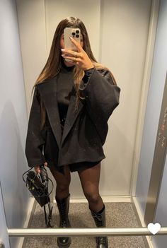 Club Outfits Winter, Classy Black Outfits, Court Outfit, Mode Ulzzang, Style Parisienne, London Outfit, Stylish Summer Outfits, Autumn Clothes, Winter Outfits For Work