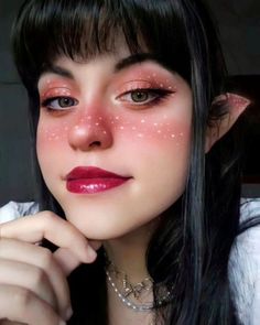 Mushroom Elf Makeup, Strawberry Make Up Look, Christmas Elf Makeup Looks, Elf Makeup Christmas, Mushroom Makeup Looks, Elf Makeup Looks Christmas, Mushroom Fairy Makeup, Strawberry Makeup Look, Fairy Costume Makeup