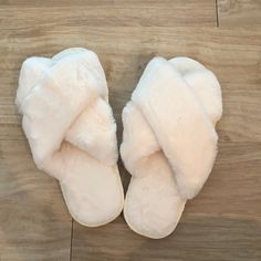 Open Toe White Never Worn Before Fits Women’s Shoe Size 5-7 Us White Slippers, Fits Women, Womens Slippers, Open Toe, Color White, Slippers, Women Shoes, Women Shopping, White