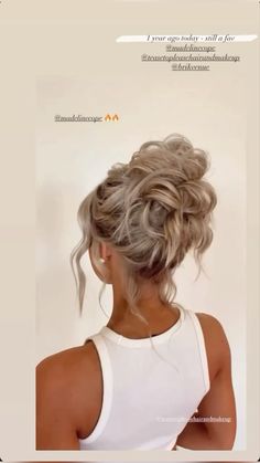 Messy Buns Bridesmaid, Updo Hairstyles For Going Out, Updo Bun Bridesmaid, Bun Updos For Wedding, Bridesmaid Blonde Hairstyles, 3 Bun Hairstyle, High Updo Prom Hairstyles, Summer Hairstyles Wedding, Blonde Bride Hair Updo