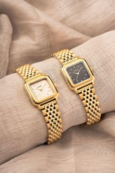 women watches classy elegant aesthetic Women Watches Classy Elegant, Women Watches Classy, Cartier Watches Women, Classy Watch, Retro Watches, Elegant Aesthetic, Cartier Tank, Cartier Watch