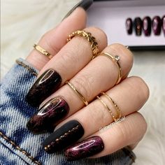 coffin nails 64 Gold Acrylic Nails, November Nails, Punk Nails, Vibrant Nails, Nail Salons, Light Style, Cat Eyes, Fall Nail, Nail Designs Spring