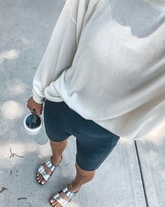 Birks Outfit, Bike Shorts Outfit, Birkenstock Outfit, Fall Transition Outfits, Fall Transition, Summer To Fall, Athleisure Outfits, Weekend Wear, Biker Shorts