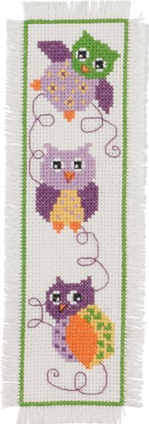 a cross stitch pattern with two owls on each side and one owl in the middle