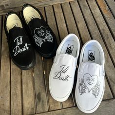 Till Death customized White Vans Slip Ons with two hands doing a pinky promise.These Vans are perfect for a wedding gift for a bride and groom. Custom Made-to-Order shoes. Get these on Black Vans: https://bit.ly/3I7ed9RWe source each pair of blank shoes BRAND NEW from the Vans retail store. The ink is permanent and will never come off. Made in the USA. This price includes everything: shoes, artwork, and shipping. Please message us with any questions!Sizes listed are in US sizing scale. If you ha Bride And Groom Custom Shoes, Wedding Shoes Outdoor Brides, Wedding Matching Shoes, Custom Wedding Vans, Bride Vans Shoes, Matching Shoes With Boyfriend, Wedding Vans Shoes, Bride And Groom Shoes, Vans Wedding Shoes