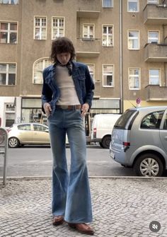 70 Style Outfits 70s Fashion, 70s Outfits Ideas, 70s Inspired Outfits, Flare Jeans Outfit, Masc Outfits, Outfits 70s, 70s Outfits, Seventies Fashion