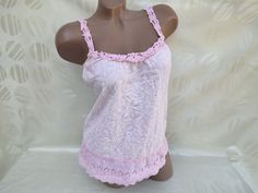 90s Vintage Women Pink Lace Tank Top Floral Print. Size S-M. Top in excellent vintage condition. Bust 90cm (35.4 inches), top length 59cm (23 inches). Pink Lace Tank Top, Pink Lace Tank, Rose Vintage, Women Pink, Top Floral, Vintage Women, Lace Tank Top, Lace Tank, 90s Vintage