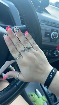 #western #nails Lainey Wilson Nail Ideas, Western Birthday Nails, Western French Tip Nails, Nail Designs Western, Pink Western Nails, Cute Western Nails, Western Fall Nails, Country Girl Nails