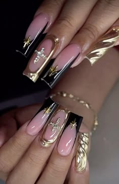 Gold N Black Nails, Brent Faiyaz Nails, Black N Gold Nails, 2025 Nail Trends, Nail Ideas Vacation, Black And Gold Acrylics, Gold Nail Set, Black Frenchies, Hottest Nail Trends