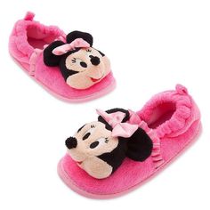 NWT Disney Store Minnie Mouse Slipper Shoes Girls 11/12,13/1. Disney sTore Exclusive. Smoke free and pet free home. Minnie Mouse Bedroom, Minnie Mouse Slippers, Slippers For Kids, Minnie Mouse Toys, Toddler Slippers, Soft Slippers, Fashion Slippers, Disney Shop, Kids Items