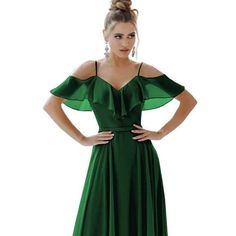 Never Worn Brand New Fits Great And Has A Lace Up Back Fantasy Dress Green, Witchy Dresses, Green Formal Dress, Green Formal Dresses, Colorful Dresses Formal, Mom Wedding, Windsor Dresses, Fantasy Dress, Formal Dress