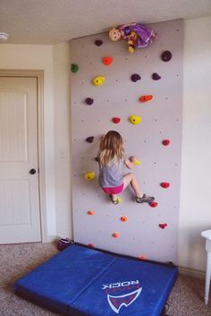 Home Gym Set, Basement Playroom, Best Home Gym, Playroom Design, Rock Wall, Climbing Wall, Kids Discover, Toy Rooms, Rec Room