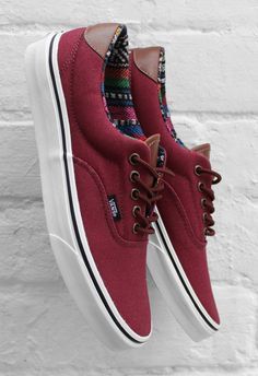 Maroon Vans Outfit, Outfit Vans, Skateboard Style, Maroon Vans, Vans Outfit, Shoes Hack, Vintage Man, Sneakers Vans, Old Shoes