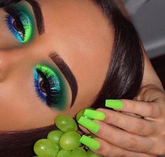 New Makeup Ideas, Bold Eye Makeup, Carnival Makeup, Eye Makeup Styles, Cute Eye Makeup, Makeup Tutorial Eyeshadow, Eye Makeup Pictures, Green Makeup, Eye Makeup Designs