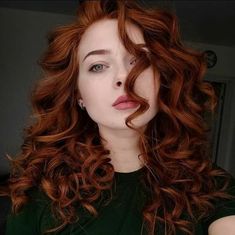 Brown Hair Inspiration, Hair Color Auburn, Copper Hair, Co Ords, Hair Photo, Cool Hair Color, Ginger Hair, Curled Hairstyles, Please Wait