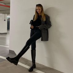 Oversize Blazer, Street Style Trends, Outfits With Leggings, Hair And Nails, Fashion Inspo Outfits, Over Knee Boot, Black Fashion, Favorite Outfit