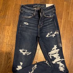 American Eagle Skinny High Waisted Jean. American Eagle Jeans Women, Outfits Juvenil, Target Jeans, American Eagle Mom Jeans, Womens Jeggings, High Waisted Jean, Jeans American Eagle, High Rise Mom Jeans, Dark Blue Jeans