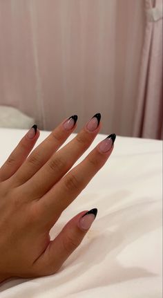 Almond Acrylic Nails Black Tips, Black French Tip Almonds, Almond Nails With Black French Tip, Oval Nails French Tip Black, Oval Nails With Black Tips, Black French Nails Almond Short, Black French Tip Almond Acrylic Nails, French Tip Black Almond Nails, Almond Nail Black French Tip