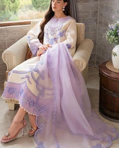 Purple Border, Salwar Designs, Pakistani Dresses Casual, Pakistani Fashion Party Wear, Salwar Kamiz, Beautiful Pakistani Dresses, Traditional Indian Outfits, Dress Design Patterns, Cotton Dupatta