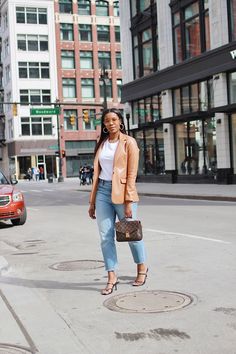 Tan Leather Blazer Outfit Women, Tan Faux Leather Blazer Outfit, How To Wear A Leather Blazer, Camel Leather Blazer Outfit, Tan Leather Blazer Outfit, Leather Blazer Outfit Classy, Leather Blazer Street Style, Faux Leather Blazer Outfit, Style A Leather Blazer